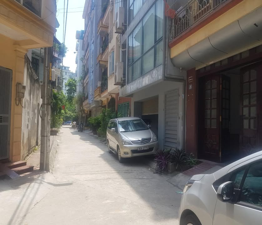 Nhà riêng Duy Tân Cầu Giấy 50m² - Ô tô đậu cửa, giá 16 triệu!