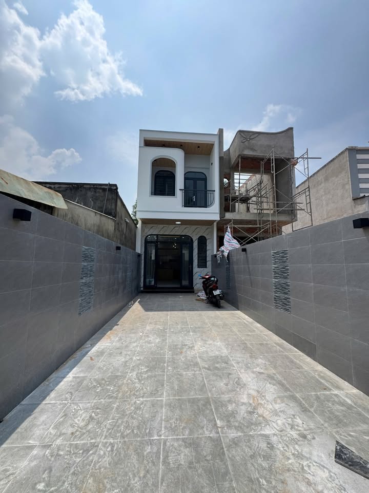 Nhà Mặt Tiền Kinh Doanh 100m² Phường Bửu Long, Biên Hòa - Giá 2.5 Tỷ