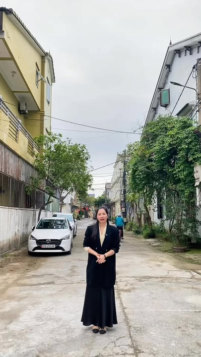 Nhà 2 tầng lối 2 Hoàng Thị Loan, TP. Vinh 138m² - Ô tô vào tận nhà!