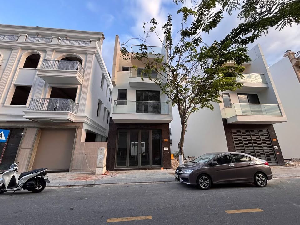 Nhà 3 tầng 1 tum VCN Phước Long 2 95m² giá 10.455 tỷ - Chính chủ bán sẵn ở ngay