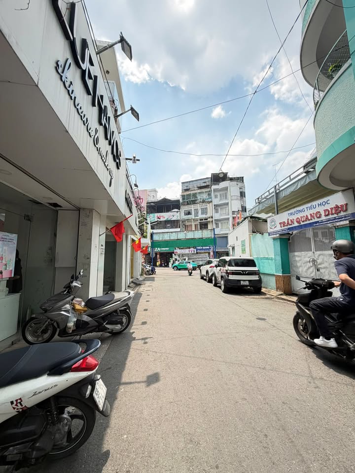 Nhà riêng Hẻm Lê Văn Sỹ Q3 62m² - Ô tô vào tận nhà, kinh doanh đỉnh!