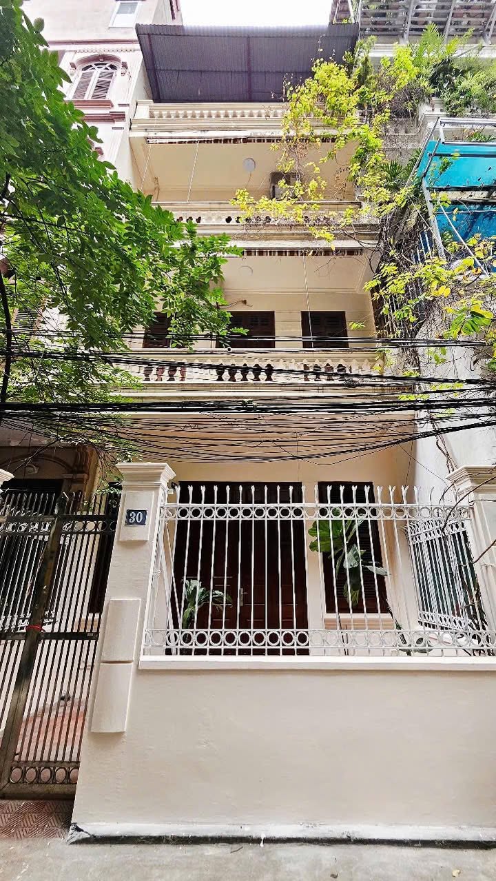 Nhà riêng Phố Chùa Bộc Đống Đa 70m² - Ô tô vào tận nhà!