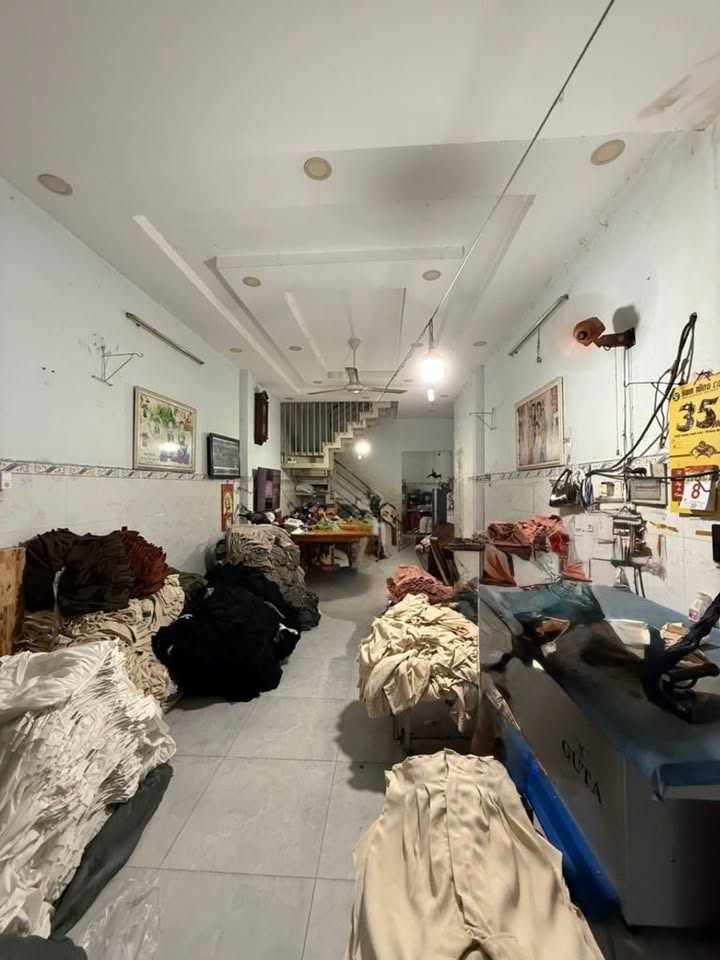 Nhà Tân Phú 64m² - Hẻm 8m Ô tô - 2 Tầng Giá 8.x Tỷ