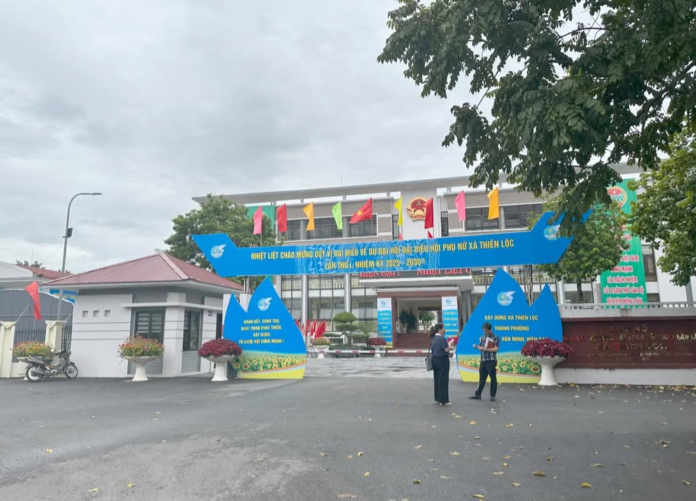 Nhà Mặt Tiền Kinh Doanh Đông Anh 90m², Vỉa Hè, Ô Tô Tránh - Sẵn Sàng Đầu Tư!