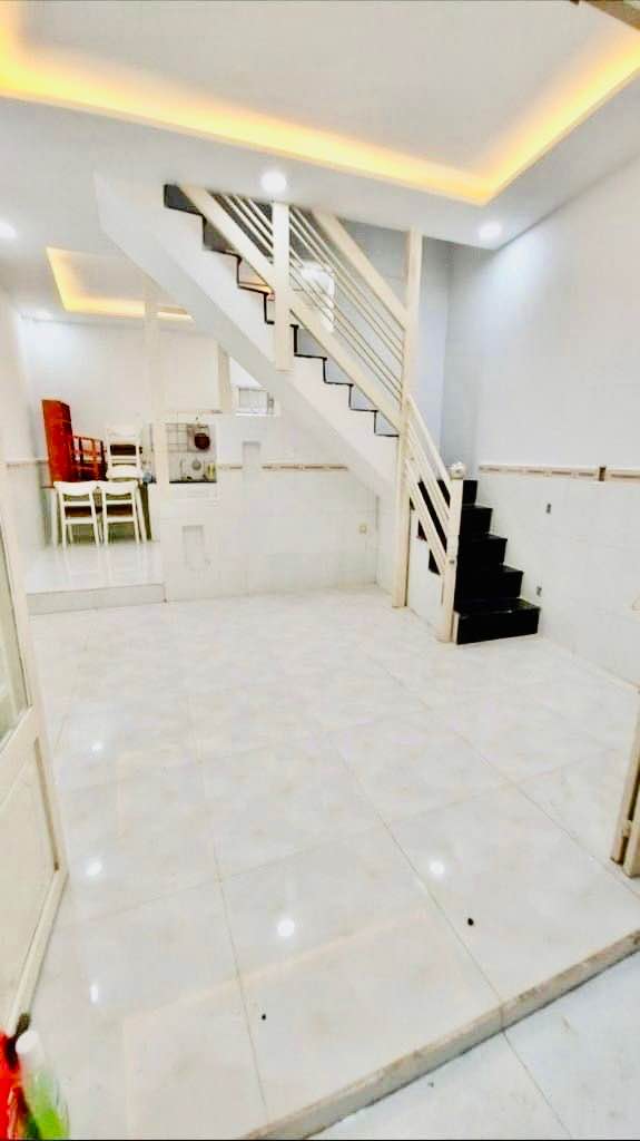 Nhà 33m² Gò Vấp - 2PN, 2 Lầu, Giá 3.2 Tỷ - Sẵn Sàng Vào Ở Ngay!