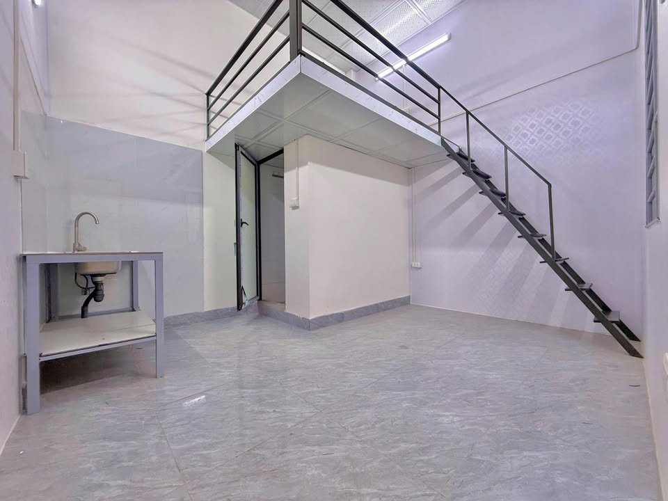 Phòng trọ gác xép Hà Đông 18.5m² giá 3 triệu - Ô tô đỗ cửa!