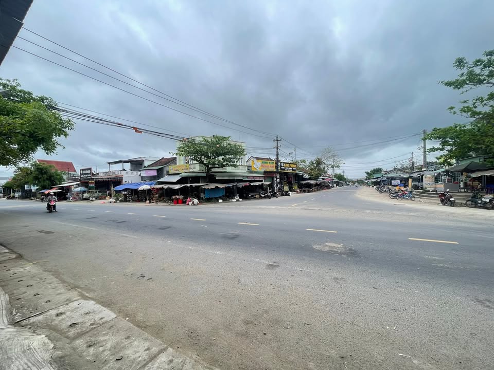 Nhà Mặt Tiền QL25 Sơn Hòa 132.5m² - Kinh Doanh Sầm Uất