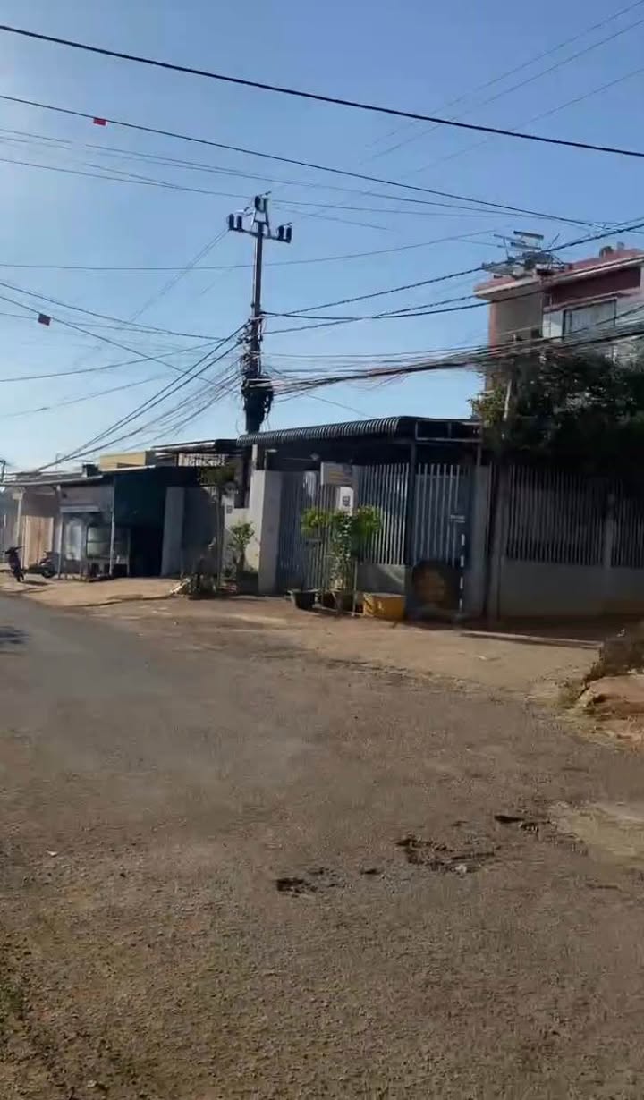 Nhà Mặt Tiền Kinh Doanh Ymon, BMT - 105m² Sổ Đỏ - Giá 3.2 Tỷ