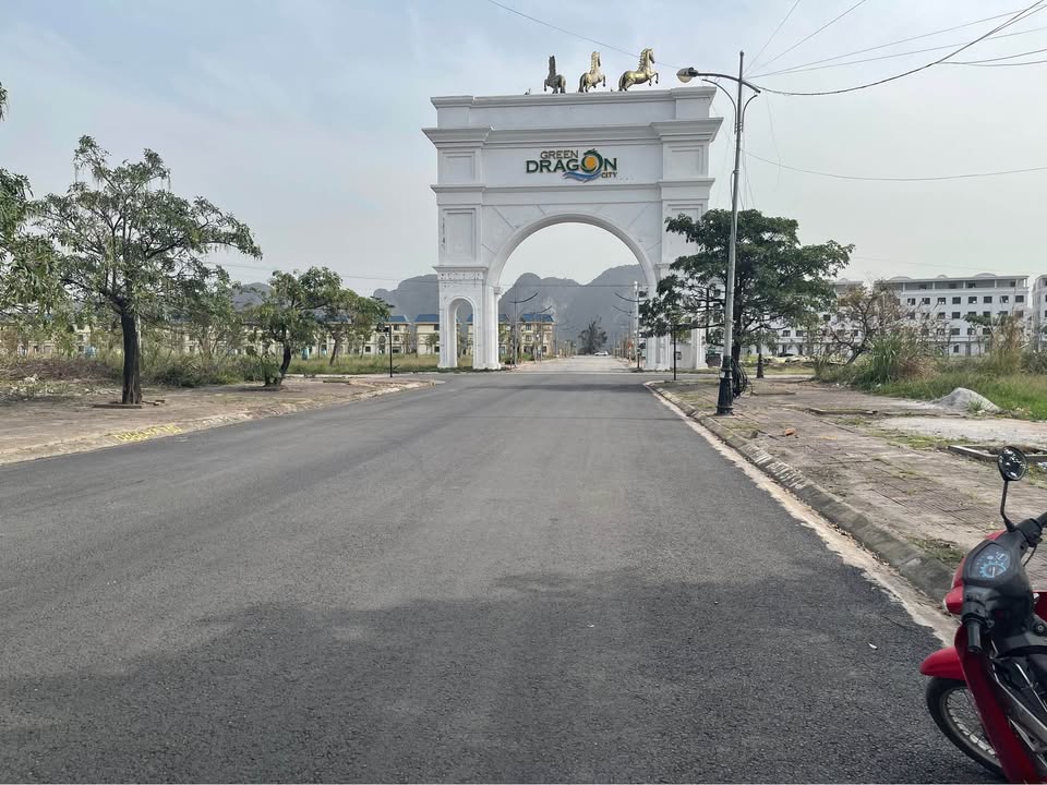 Đất biệt thự Cẩm Bình, 250m² - Sổ đỏ, Sát phố Tân Bình, Giá chỉ 2.x tỷ