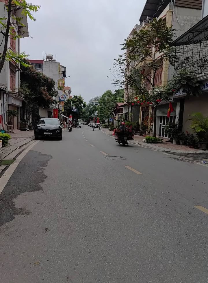 Nhà Mặt Phố Phúc Lợi 25m² x 5 Tầng - Kinh Doanh Sầm Uất