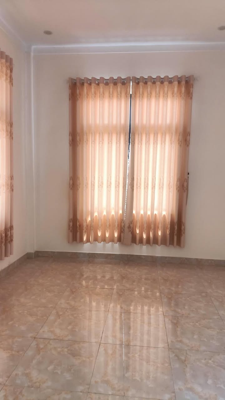 Nhà Mặt Tiền Kim Đồng P6 Đà Lạt 11 Triệu/Tháng - Kinh Doanh Ngay!