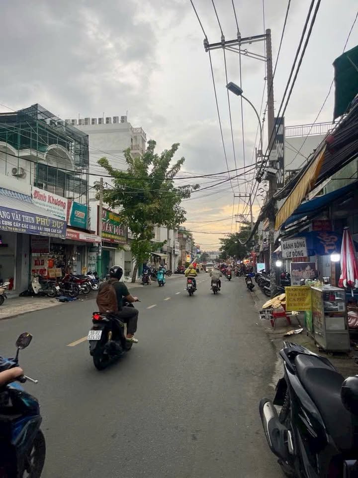 Nhà Hồng Lạc Tân Bình 62m² 8.2 tỷ - Chính chủ bán góc 2 mặt tiền