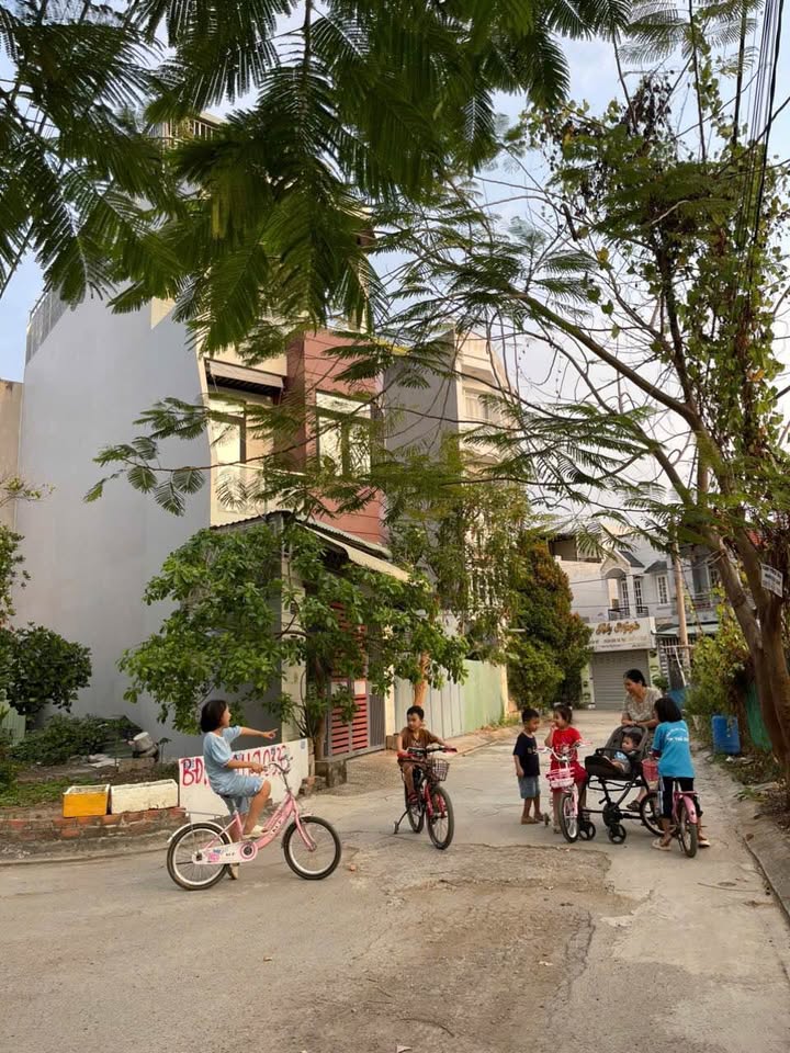 Nhà 3 tầng KDC Vườn Lài Thủ Đức 52m² 5,x tỷ - Chính chủ