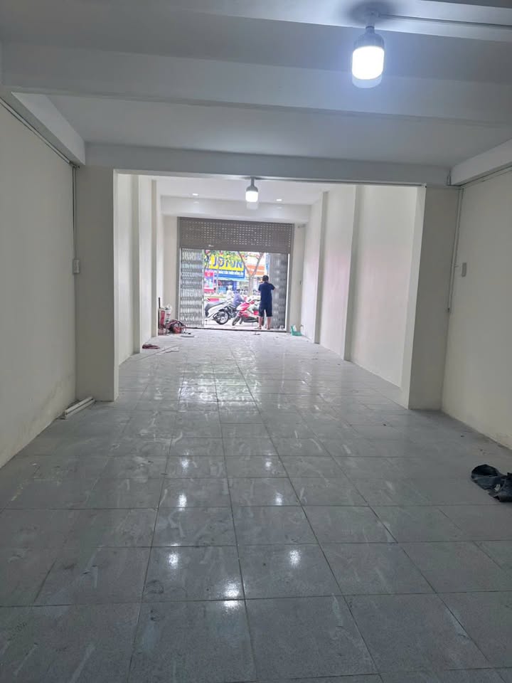 Nhà Phố Mặt Tiền Hậu Giang, Q6, 100m² giá 35 triệu - Đầu tư sinh lời!
