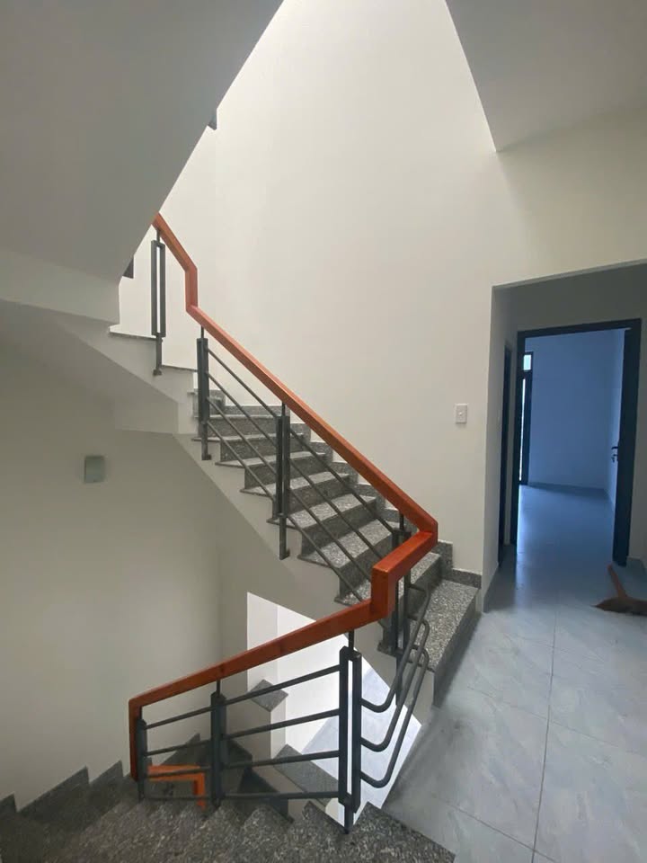 Cho thuê nhà 3 tầng mặt tiền Hiệp Bình Chánh, Thủ Đức - 220m² giá 15 triệu