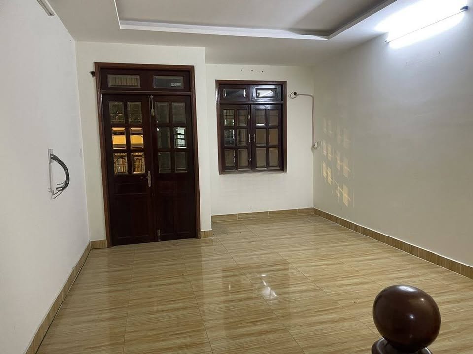 Nhà Mặt Tiền Quận 4 - 130m² giá 33 triệu - Mặt tiền kinh doanh