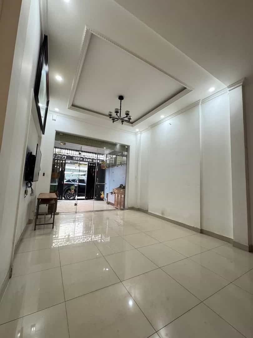 Nhà mặt tiền Hiệp Bình 200m² 17tr - Mặt tiền kinh doanh