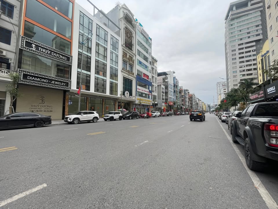 Nhà mặt phố 25/4 Hạ Long 60m², 25 triệu - Kinh doanh đắc địa