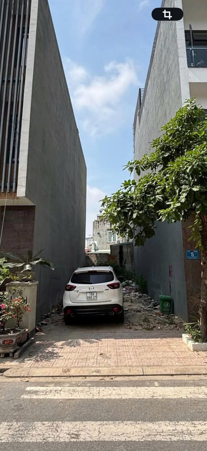 Đất nền Dĩ An 76,6m2 giá 4,5 tỷ - Vị trí đắc địa