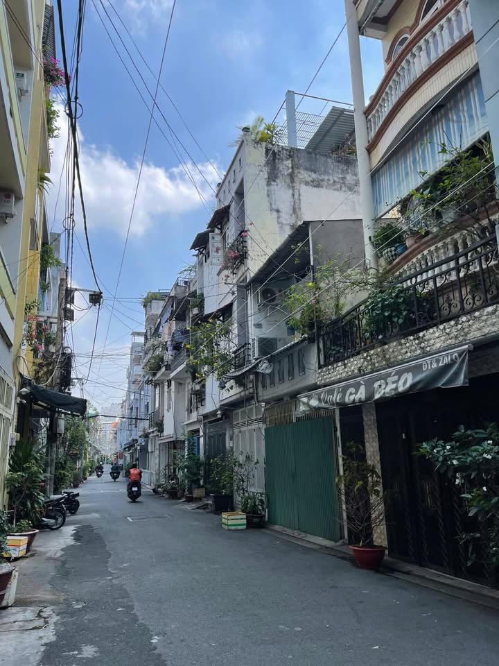 Nhà Huỳnh Văn Bánh 52m2 9,5 tỷ – Ô tô vào tận nhà tiện ở