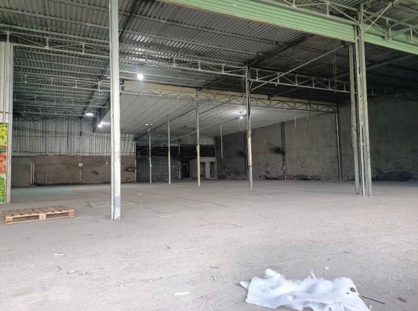 Kho xưởng Phú Tân 1000m² giá 40 triệu - Container thoải