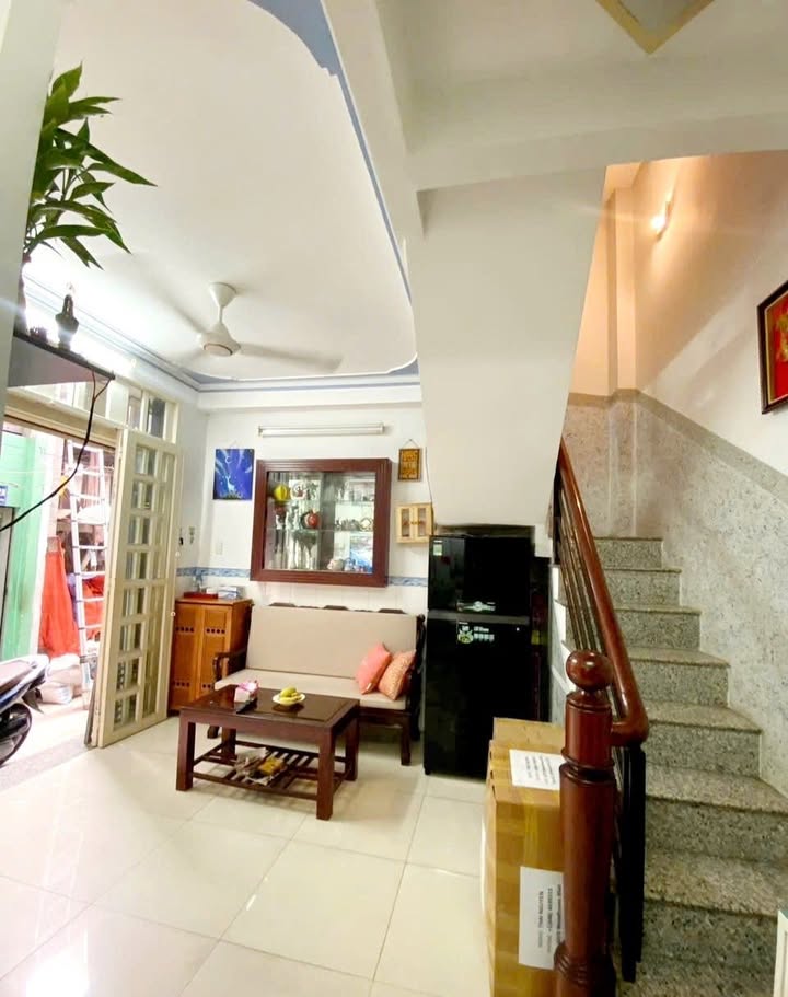 Nhà riêng Hoàng Văn Thụ 20m² 3.95 tỷ - Ô tô vào tận nhà