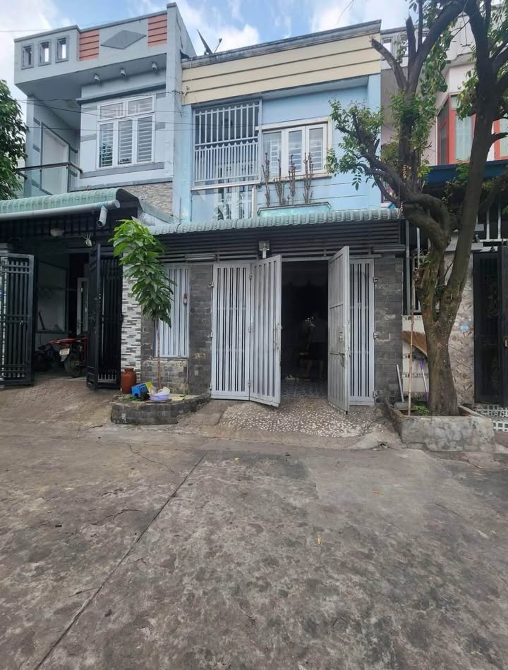 Nhà Dĩ An 62m² giá 3.7 tỷ - Ô tô vào tận nhà