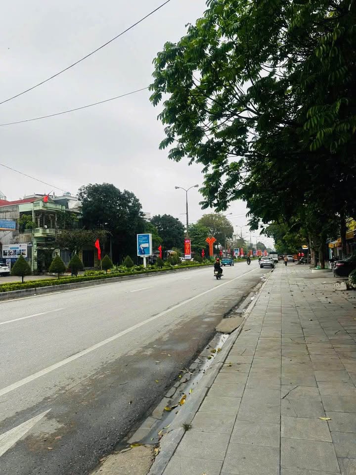 Nhà mặt phố Đông Vệ 90m² 10 tỷ – Ô tô vào tận nhà