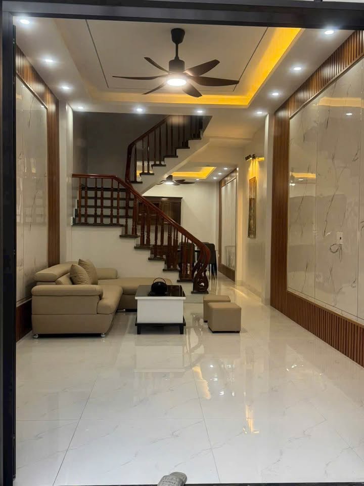 Nhà Quang Trung 51m² 2,8 tỷ - Ô tô vào tận nhà gần hồ