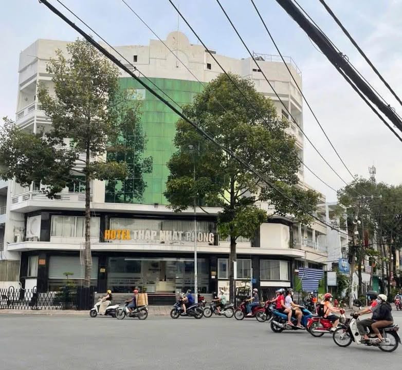 Nhà phố Q.6 1080m² 270 triệu – Mặt tiền kinh doanh