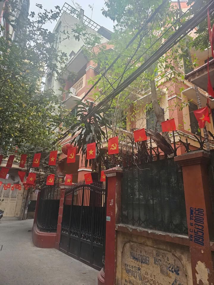 Townhouse Lạc Long Quân Tây Hồ 120m² 35 tỷ - Pháp lý rõ ràng