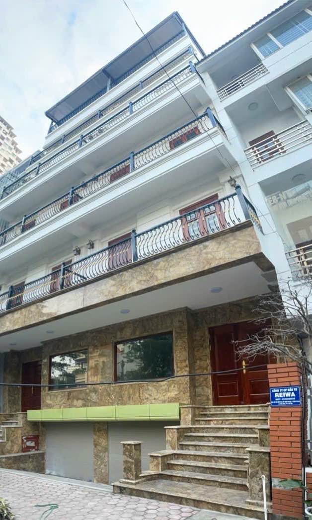 Nhà 6 tầng Dịch Vọng 84m² giá 40 triệu - Ô tô vào tận nhà