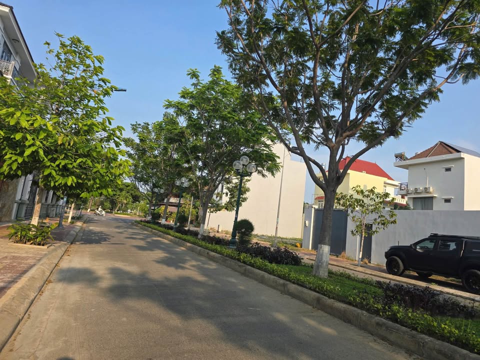 Townhouse Võ Chí Công Ninh Sơn 133m² 4.9 tỷ - Thích hợp KD
