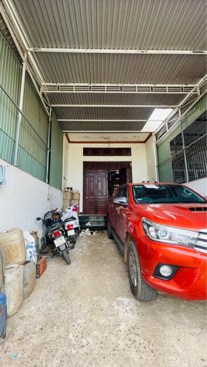 Nhà mặt tiền Tôn Thất Thuyết Pleiku 108m² 3 tỷ - Ô tô vào