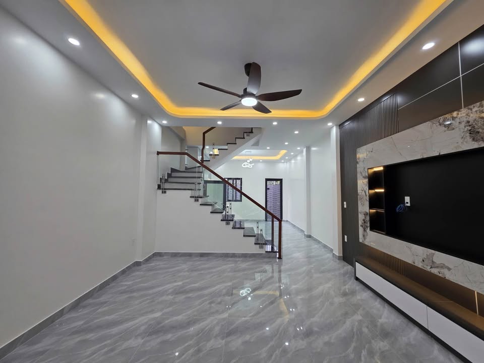 Nhà 3 tầng Đồng Thái 54m² 2.7 tỷ - Sẵn sàng ở ngay