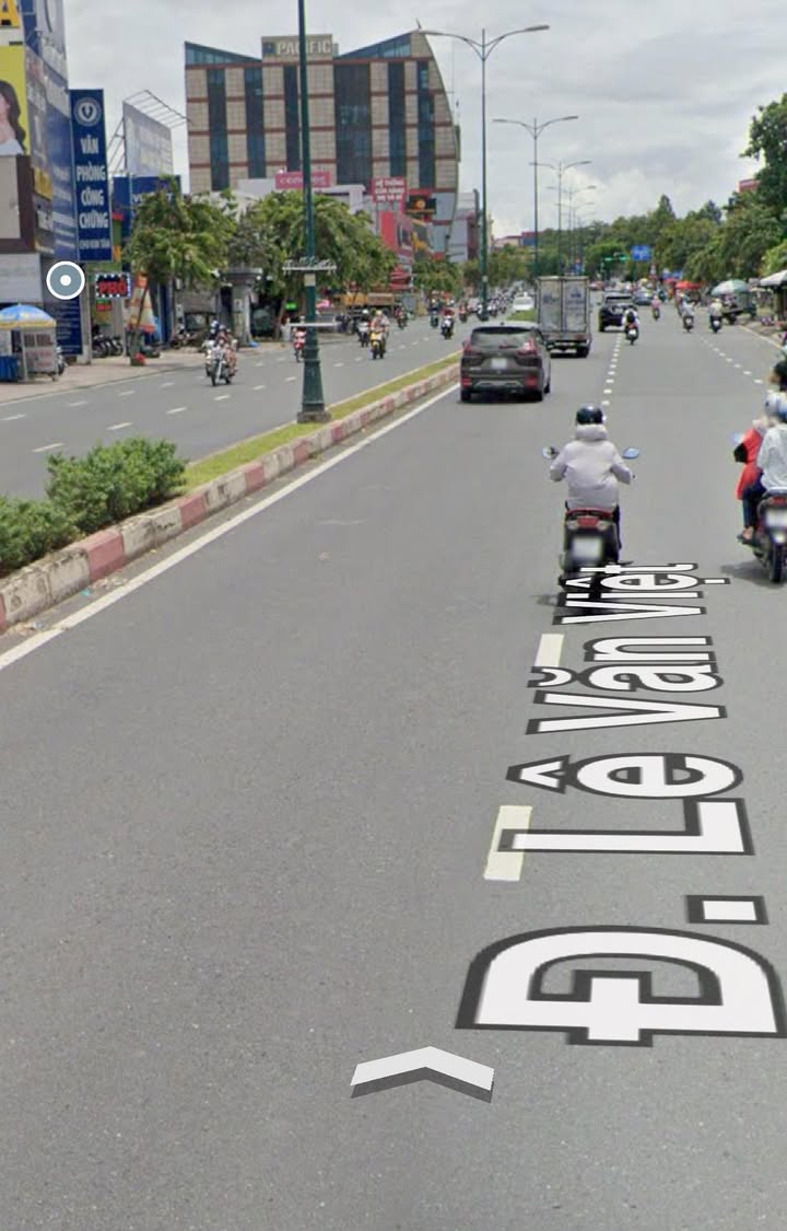 Nhà phố Lê Văn Việt 160m² 24 tỷ - Mặt tiền kinh doanh