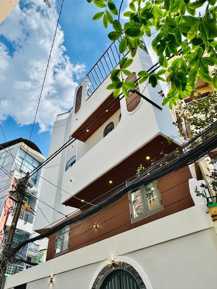 Nhà Phú Nhuận Thích Quảng Đức 29m² 8.65 tỷ - Ô tô vào tận nhà