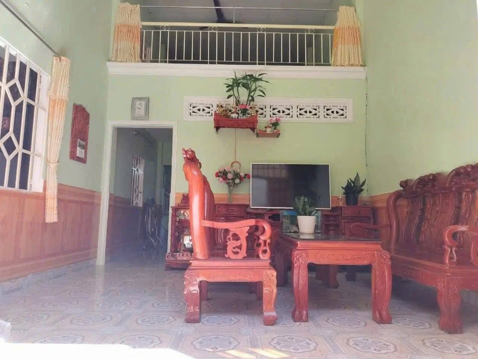 Nhà Phường Dĩ An 62m² giá 2.3 tỷ - Sổ hồng sẵn