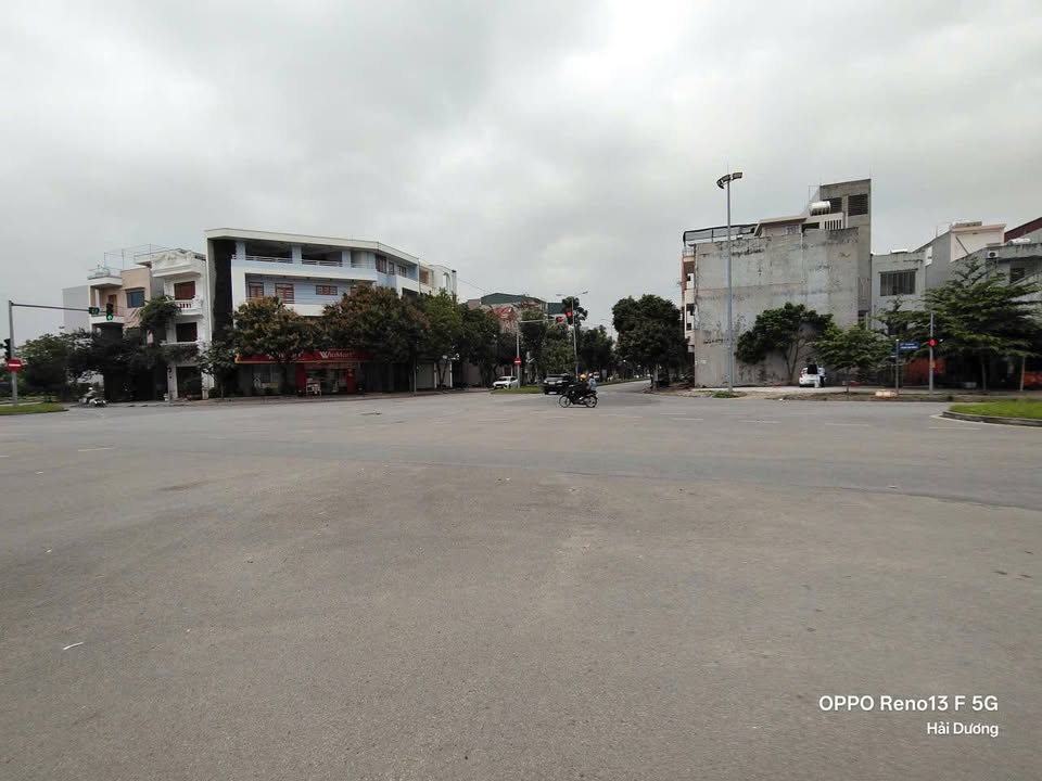 Đất biệt thự TP Hải Dương Phạm Văn Đồng 377m² - Đường to ô tô