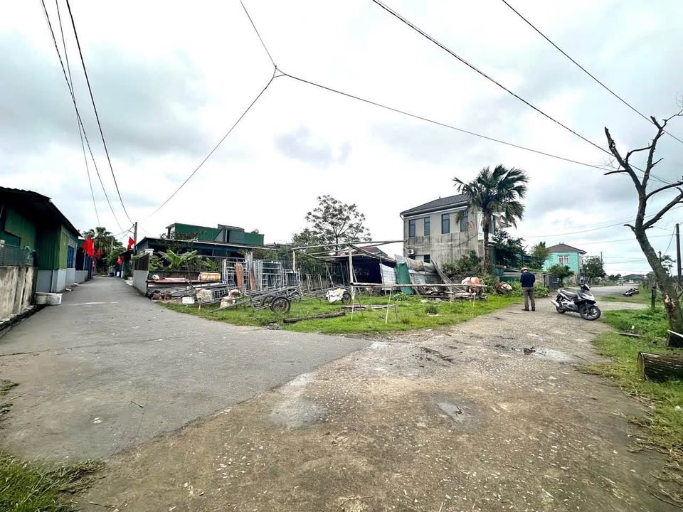 Đất nền Kinh Nam Hà Tĩnh 200m² giá 3 tỷ - Sổ đỏ sẵn