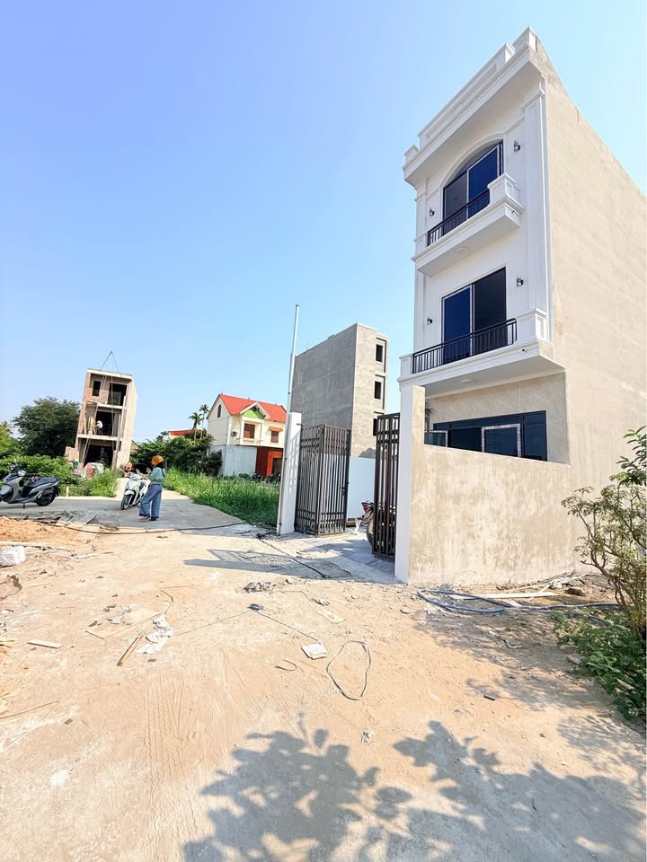 Nhà Lương Quy Lê Lợi 57m² 2,35 tỷ - Ô tô vào tận nhà