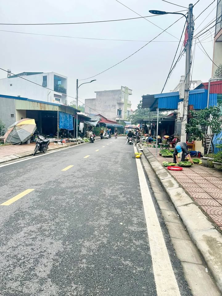 Nhà mặt chợ Lương Quán An Dương 114m² 5.7 tỷ - Thích hợp KD