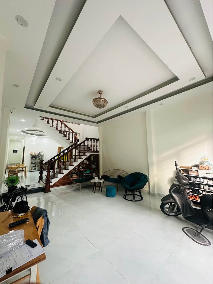 Nhà 2 tầng Hòa Xuân 100m² giá 15tr - Sẵn sàng ở ngay