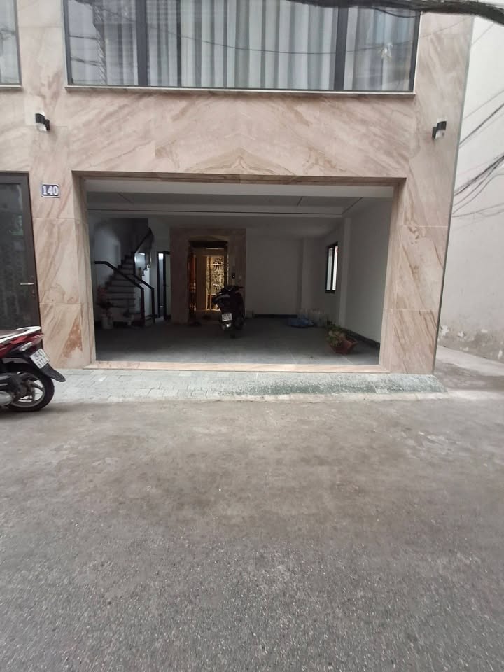 Nhà 55m² Bồ Đề Long Biên giá F0 - Full nội thất xịn