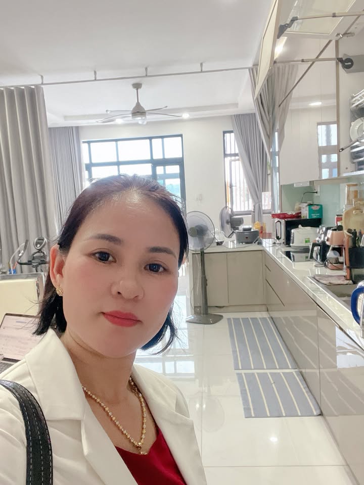 Nhà Vincom 550 Dĩ An 75m² 7.3 tỷ - Ô tô vào tận nhà kinh doanh