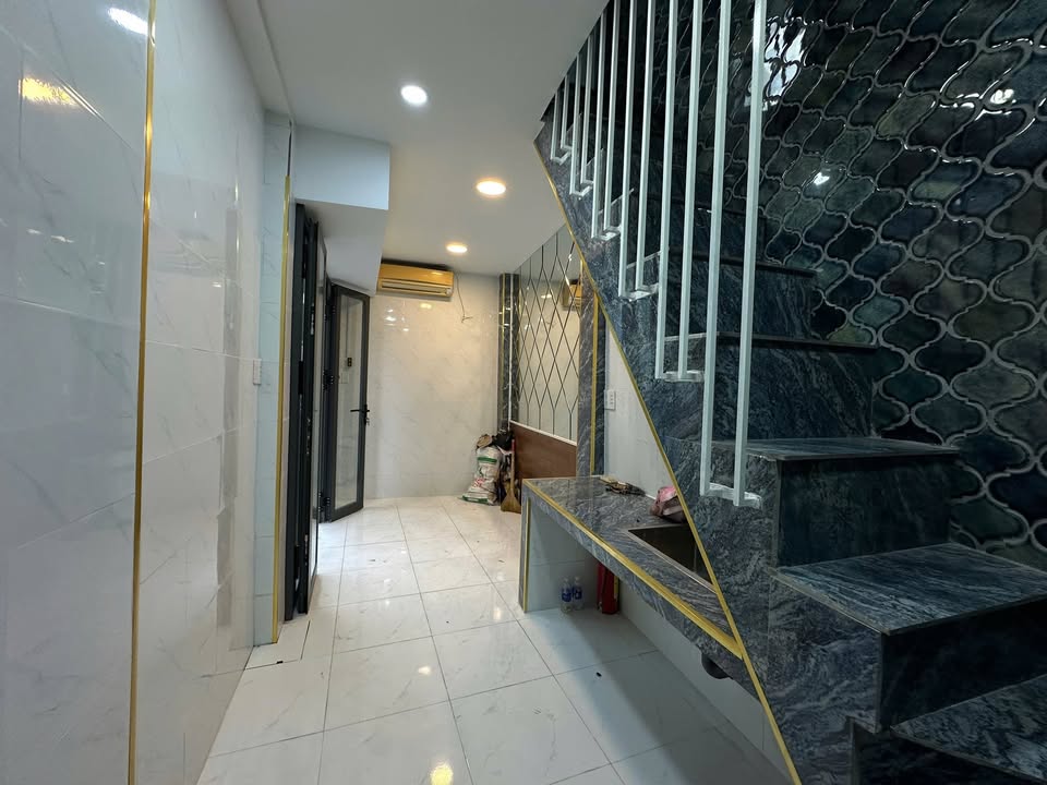 Nhà cho thuê Trần Quang Khải Quận 1 15m² 8 triệu - Sẵn sàng ở ngay