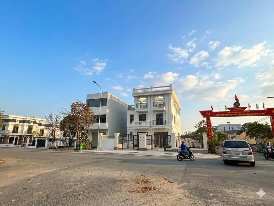 Nhà mặt tiền Hoàng Hoa Thám 100m² - KD đắc địa sẵn sàng