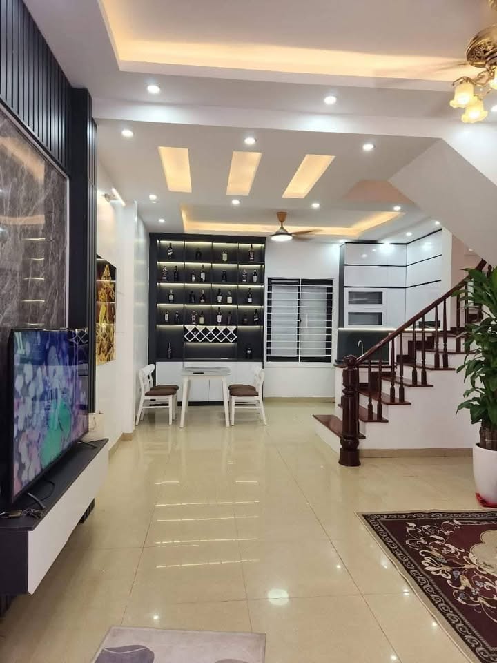 Townhouse Nguyễn Văn Huyên 45m² 11 tỷ - Mặt tiền kinh doanh