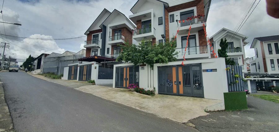 Nhà phố Nguyễn Hữu Cầu 48m² giá 3.3 tỷ - Sổ hồng sẵn