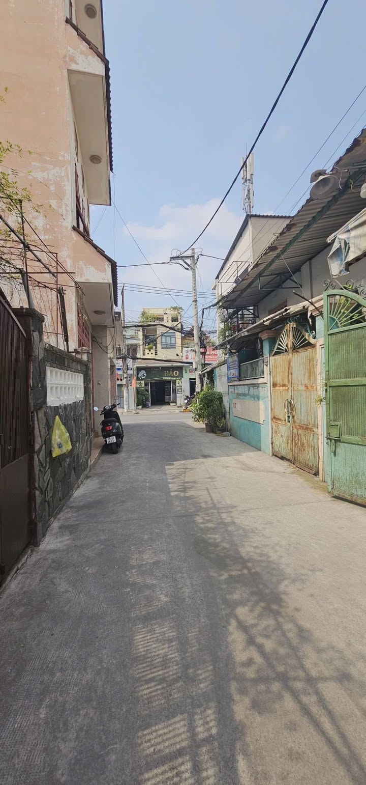 Nhà Tô Ngọc Vân Thủ Đức 45m² giá 5 tỷ - Ô tô vào tận nhà